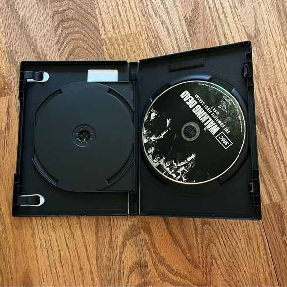 NWT/EUC AMC The Walking Dead TV Series DVD Set (Season 1 & Season 2) - Picture 6 of 12